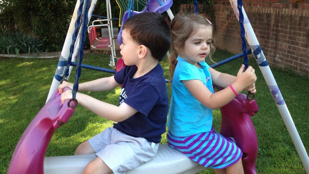 kids-at-swing-1185902_1920.jpg
