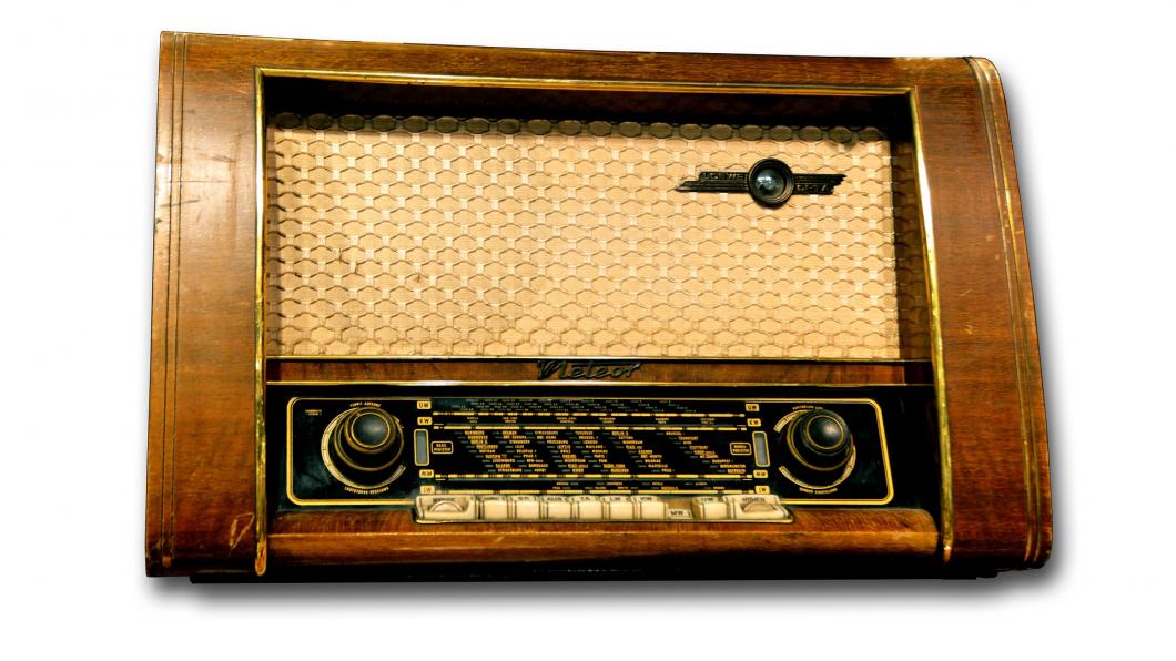 radio-1557185_1920.jpg